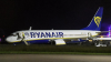 Passeggeri Ryanair strappano a morsi i loro passaporti