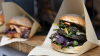 Vietato chiamarli veggie burger o salsiccia di tofu