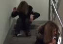 Ragazza ubriaca scivola a tempo di musica con i Queen!