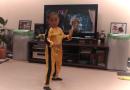 il bimbo di 5 anni che emula alla perfezione Bruce Lee