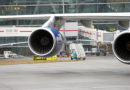 Lanciano una moneta nel motore dell'aereo come “portafortuna”. Arrestate due donne cinesi