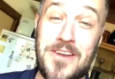 Uomo ubriaco si risveglia nella casa sbagliata e si cucina degli spaghetti!
