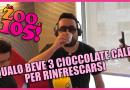 Squalo beve tre cioccolate calde per RINFRESCARSI