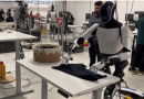 Optimus, il primo robot umanoide che fa i lavori di casa
