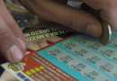 Vince un milione e mezzo e resta impassibile
