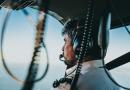 Pilota tenta di spegnere i motori in volo

