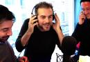 Lo Zoo di 105: Daniele Bossari prova a farsi regalare un'auto sportiva in diretta