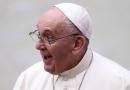 L'account Instagram di Papa Francesco ha nuovamente messo like a una modella