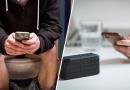 La moglie disattiva il Wi-Fi ogni volta che il marito va in bagno con lo smartphone in mano!