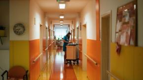 Operatrice sanitaria lavora 6 giorni in 9 anni