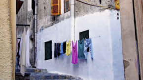 Sestri Levante, vietato stendere i panni sul balcone
