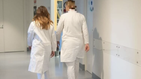 Liste d’attesa truccate per avere l’estate più libera