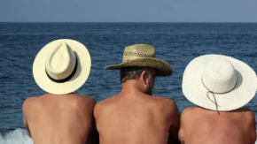 I danesi campioni di nudismo