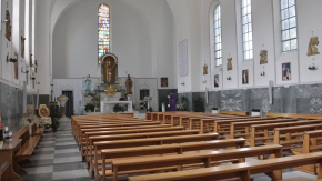 Feci umane sull’altare, comunità sotto shock