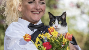 Sposa il suo gatto per non doversene liberare