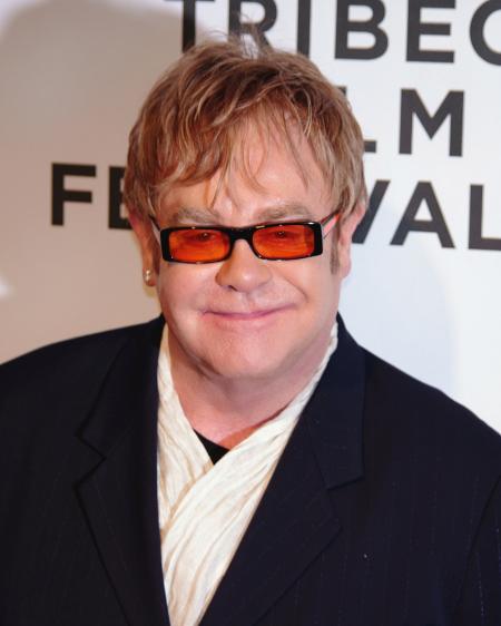 Lo scherzo telefonico globale a Sir Elton John