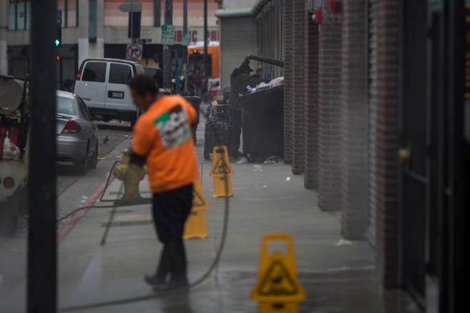 San Francisco ricoperta da feci umane, arrivano le pattuglie della cacca!