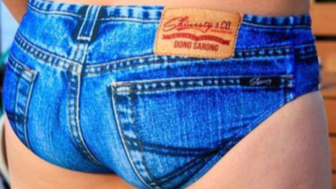 Arrivano gli slip Jeans da bagno, li acquisterete???