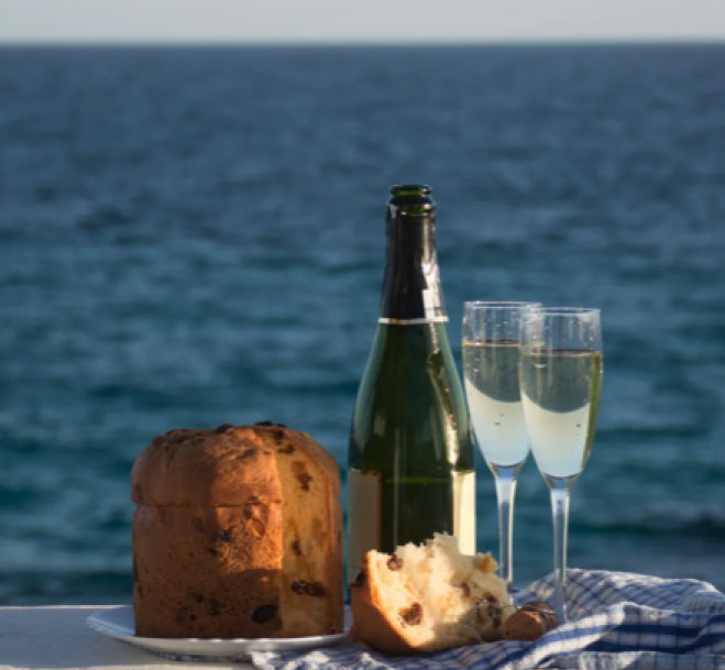 Forte dei Marmi, il panettone si mangia in spiaggia a Ferragosto