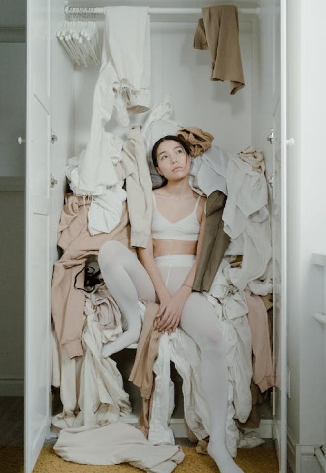 17 minuti al giorno davanti all’armadio per scegliere l'outfit