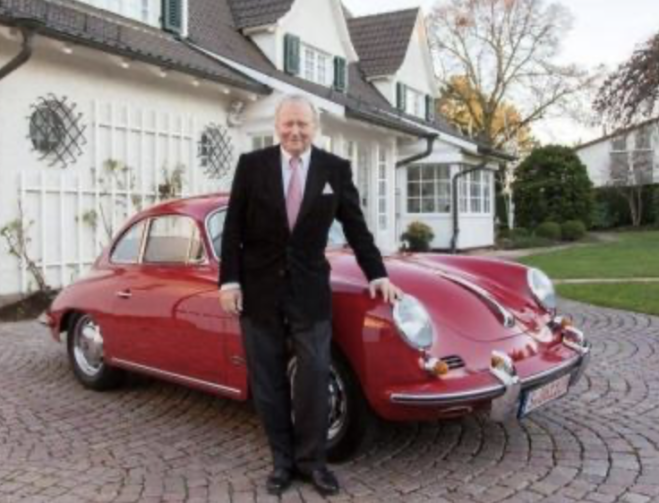 Tunnel privato dal garage di casa al centro per Mr Porsche