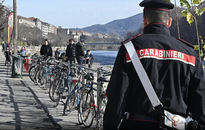 Scatta il divieto di legare la bici al palo