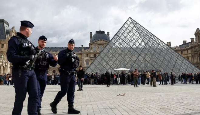 Louvre, la password della video sorveglianza era... Louvre