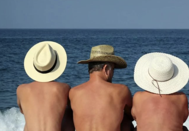 I danesi campioni di nudismo