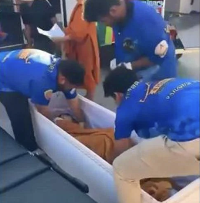 Thailandia, si sveglia nella bara prima della cremazione