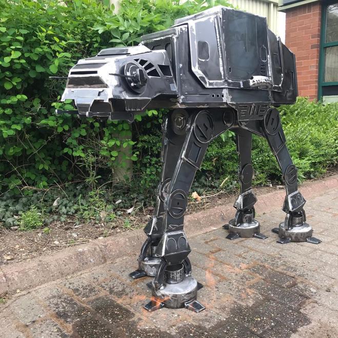 Se ami Star Wars adorerai questo barbecue a forma di Camminatore Imperiale
