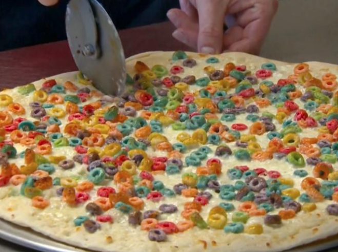 Pizza cereali e frutta, ai confini del disgusto
