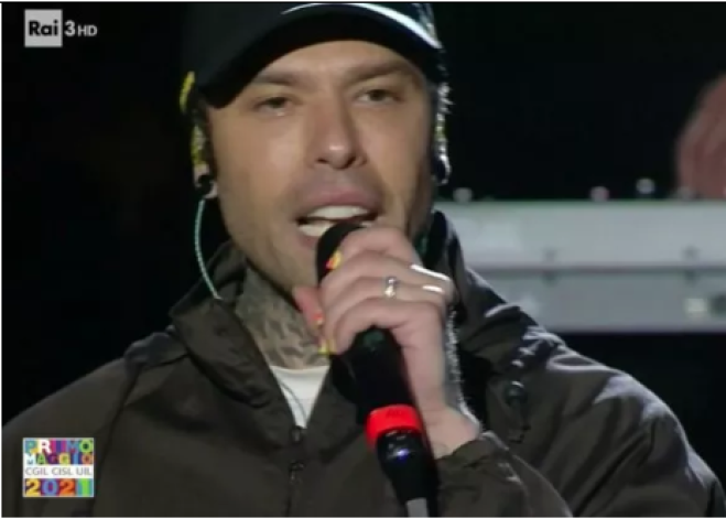 Fedez contro tutti