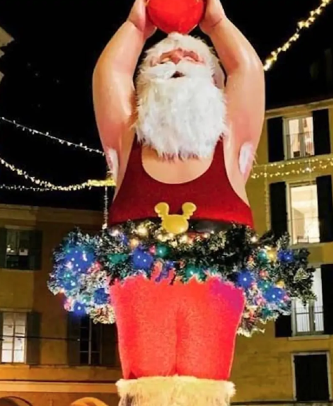Babbo Natale con il tutù, ed è subito polemica