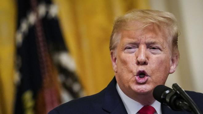 Trump rivela il logo dello Space Force ma è identico al logo della flotta di Star Trek!