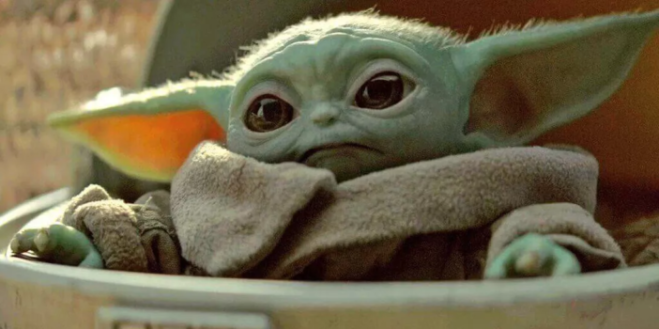Baby Yoda appare tra le nuvole in una foto delle vacanze di una donna!