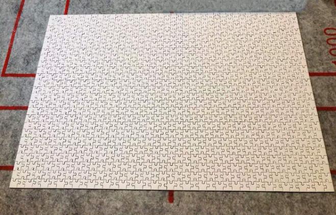 Un altro puzzle impossibile è in vendita su Amazon: 1000 pezzi tutti bianchi