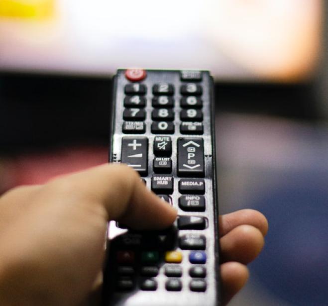 Dormire davanti alla tv danneggia il cervello