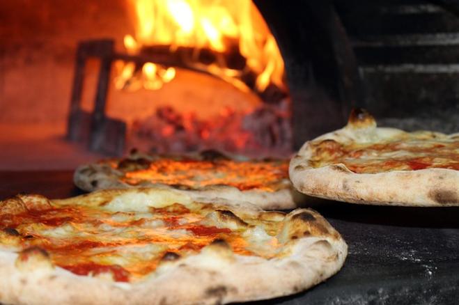 Come mangiate la pizza?