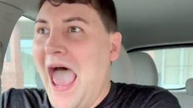 TikTok: strofinare salsa di soia sui testicoli è la nuova tendenza del momento!